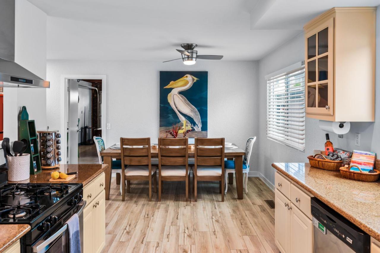 Mile To Beach! Private, Family & Pet Friendly Oasis! Pool Table & Hot Tub! Οσιανσάιντ Εξωτερικό φωτογραφία